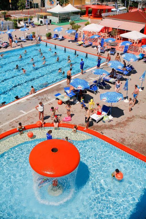 Hotel Etna - Nuova Gestione Romagnola All-Inclusive Spiaggia Parcheggio Ριτσόνε Εξωτερικό φωτογραφία