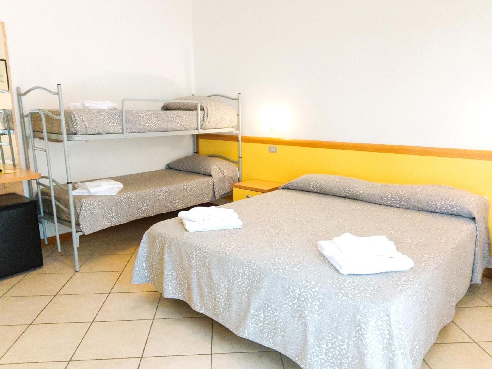 Hotel Etna - Nuova Gestione Romagnola All-Inclusive Spiaggia Parcheggio Ριτσόνε Εξωτερικό φωτογραφία