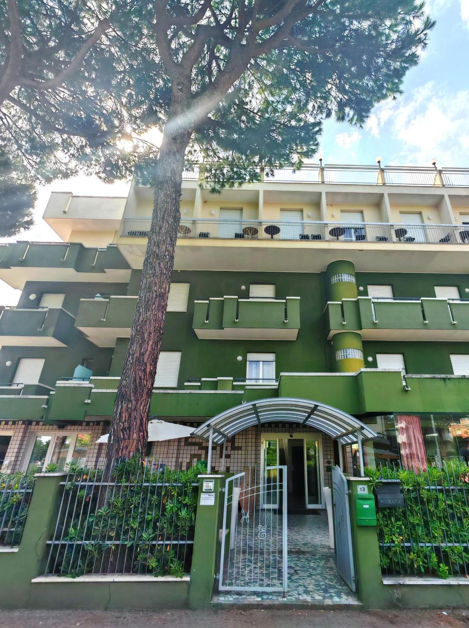 Hotel Etna - Nuova Gestione Romagnola All-Inclusive Spiaggia Parcheggio Ριτσόνε Εξωτερικό φωτογραφία