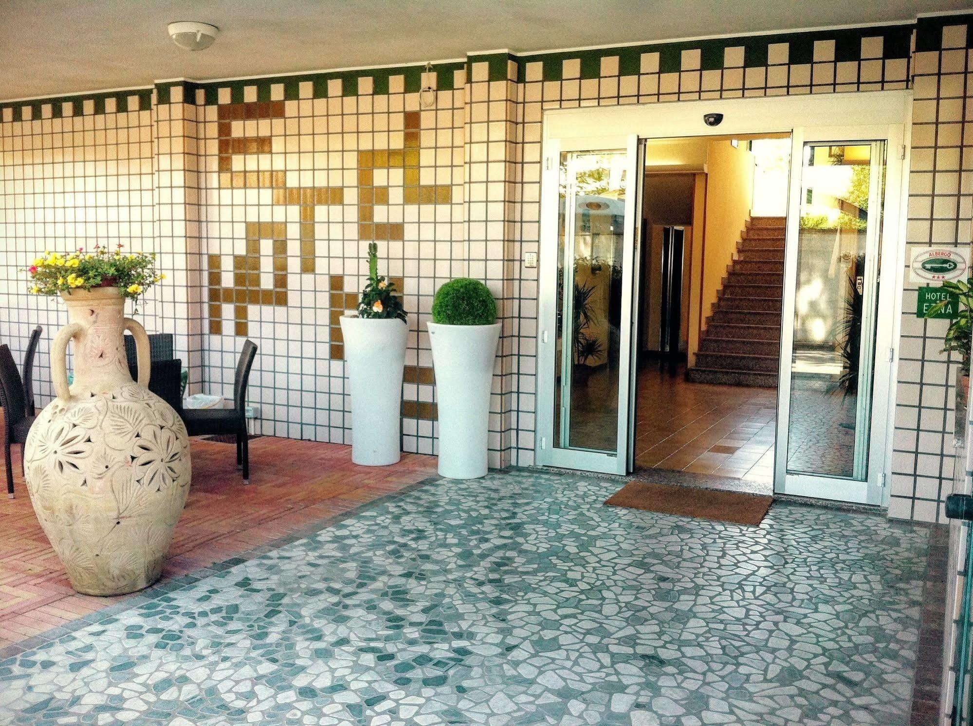 Hotel Etna - Nuova Gestione Romagnola All-Inclusive Spiaggia Parcheggio Ριτσόνε Εξωτερικό φωτογραφία